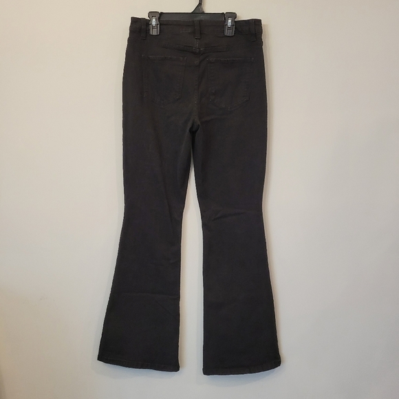 YMI black flare leg jeans size 11/30 32" inseam - Picture 2 of 4